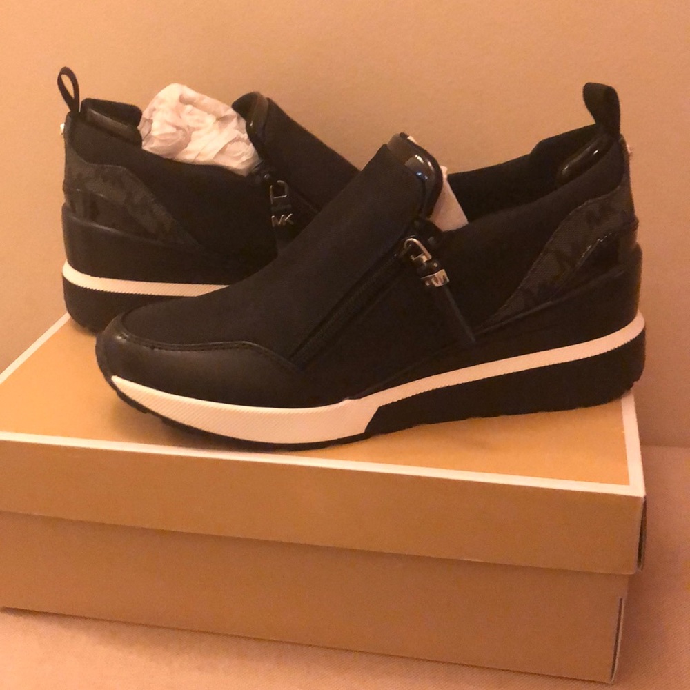 MICHAEL KORS AUDRA TRAINERS MK LOGO NEW IN BOX